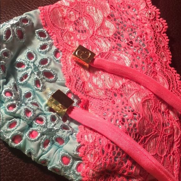 Beach Bunny Sugar Rush Bikini‎ Top in Turquoise - Picture 6 of 6